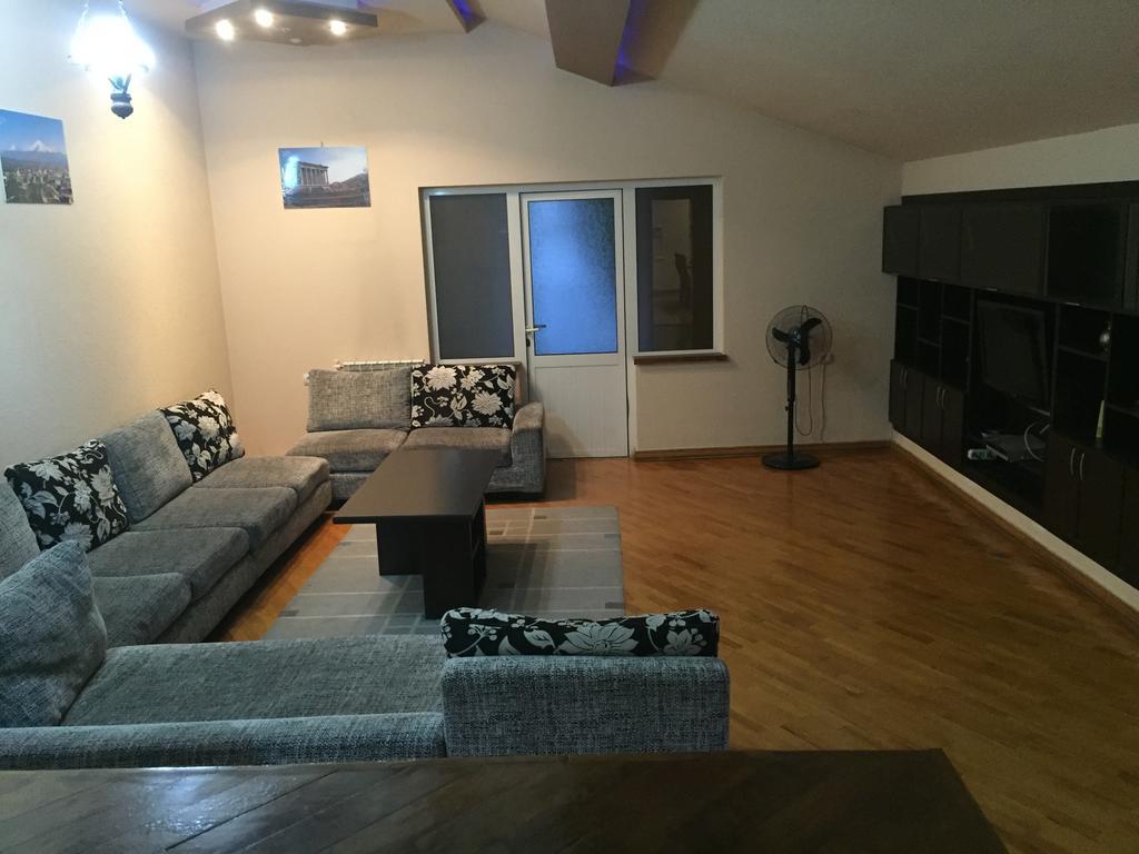 Tatev Apartments Erivan Exterior foto